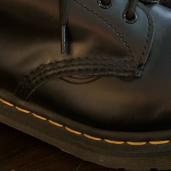 Dr. I Martens 1460 Women’s Smooth Leather Lace Up Boots - Picture 6 of 6